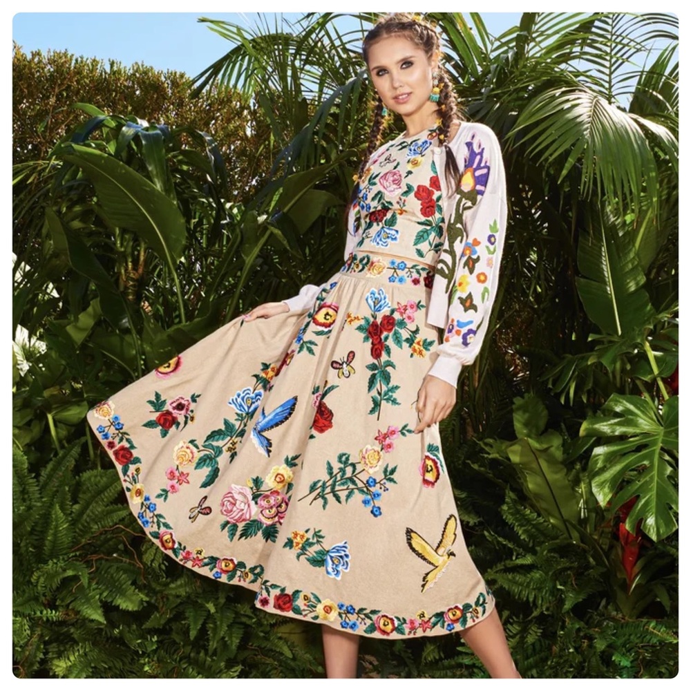 ALICE + OLIVIA Earla Embroidered Skirt - Picture 4 of 14